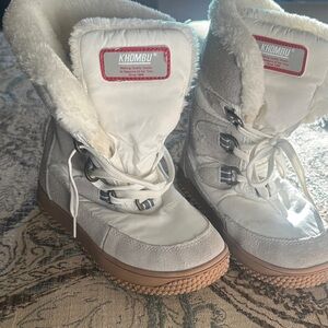 Khombu Off-White Snow Boots with Faux Fur